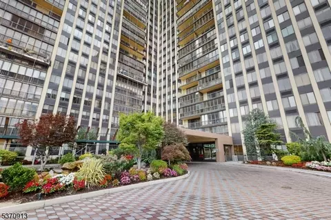 300 Winston Dr-c2617 #2617, Cliffside Park, NJ 07010