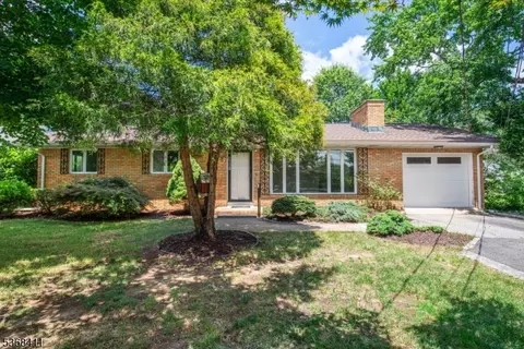 1087 Ratzer Rd, Wayne, NJ 07470