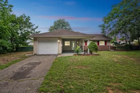 42 Baldwin Ln, Willingboro, NJ 08046