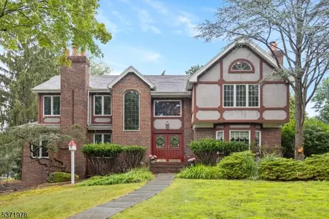 295 French Hill Rd, Wayne, NJ 07470