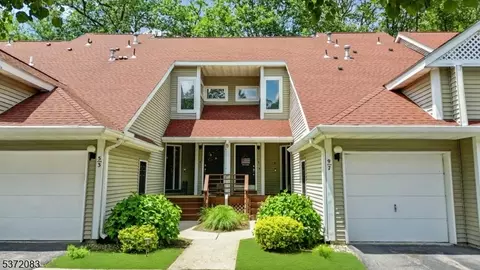 9 Ogdon Ct, Oak Ridge, NJ 07438