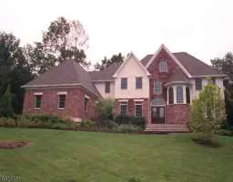 3 Ellerhausen Dr, Montville, NJ 07045