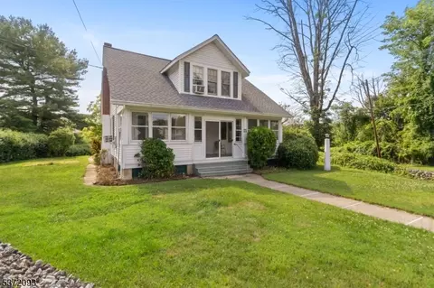 21 Green St, Oxford, NJ 07863
