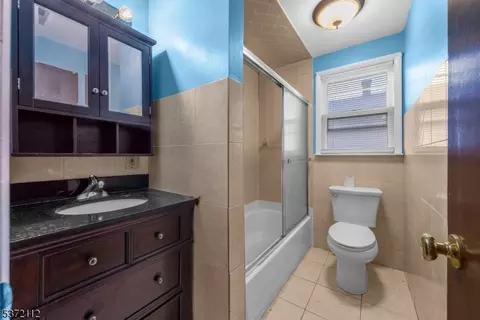 231 Old Rd, Woodbridge Twp, NJ 07077 photo 5