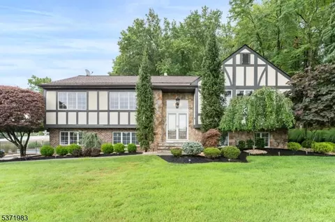 63 Summit Ave, Fairfield, NJ 07004