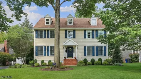 869 Summit Ave, Westfield, NJ 07090