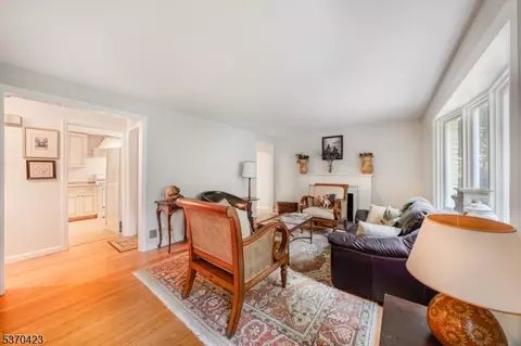 160-162 Springfield Ave, Summit, NJ 07901