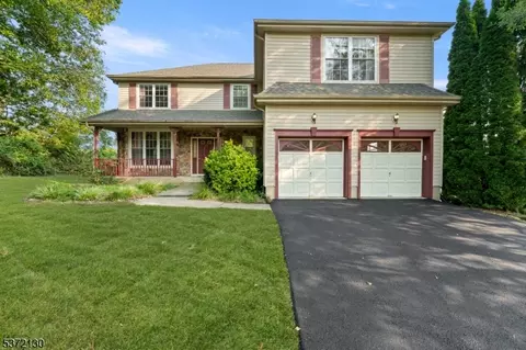 132 Pudding Stone Way, Phillipsburg, NJ 08865