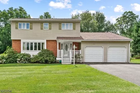 44 Buckley Hill Dr, Phillipsburg, NJ 08865