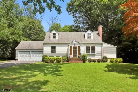 17 Sycamore Ave, Berkeley Heights, NJ 07922