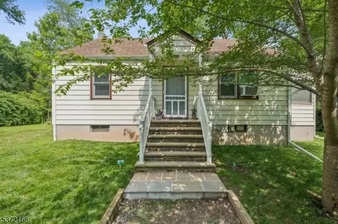 28 Union Ave, Warren, NJ 07059