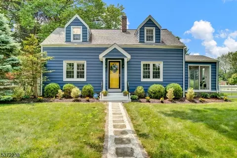 10 Shaw Dr, Franklin Twp, NJ 08528