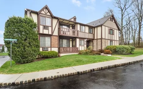 16 Kensington Rd # E, Chatham Twp, NJ 07928