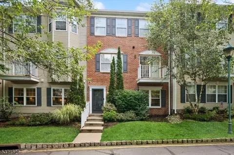 2177 Kent Ct, Mahwah, NJ 07430