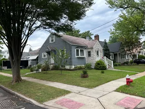 332 Hamilton St, Roselle, NJ 07203