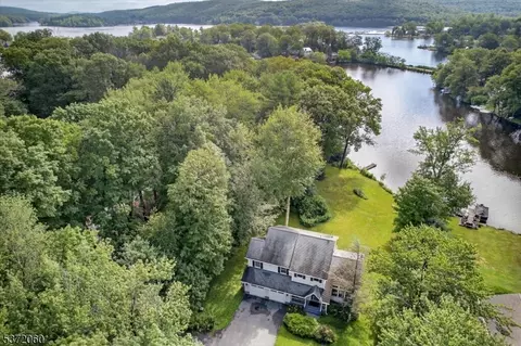 546 Warwick Tpke, Hewitt, NJ 07421