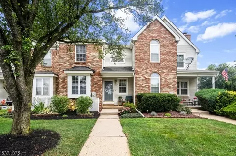 73 Crickhollow Ct, Hillsborough, NJ 08844