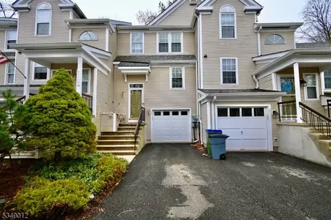 23 Rushmore Ln, Hackettstown, NJ 07840