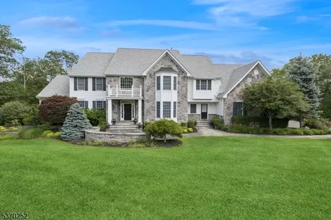 188 S Glen Rd, Kinnelon, NJ 07405