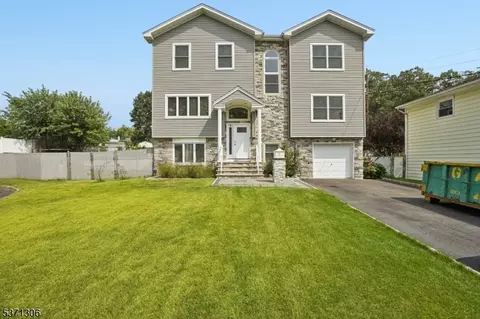 18 Boyd Ter, Kenilworth, NJ 07033