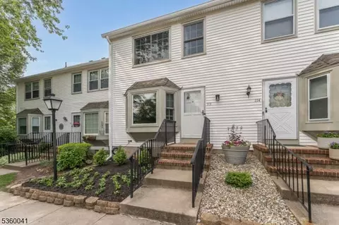 113 Franklin Ct, Flemington, NJ 08822
