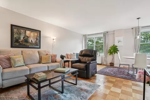 926 Bloomfield Ave #4D, Glen Ridge, NJ 07028