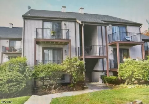 15283 Aspen Ct #1528, Stanhope, NJ 07874