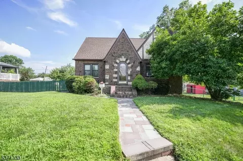 154 W Clay Ave, Roselle Park, NJ 07204