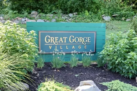 6 Brandywine Ct #8, Vernon, NJ 07462