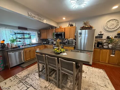 6 South St, Franklin, NJ 07416