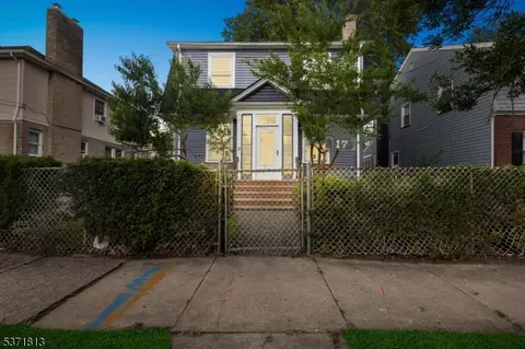 17 Grumman Ave, Newark, NJ 07112