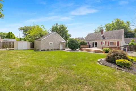 41 Oakley Way, Wayne, NJ 07470