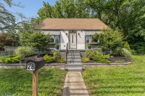 28 Sloan Ave, Hamilton, NJ 08619
