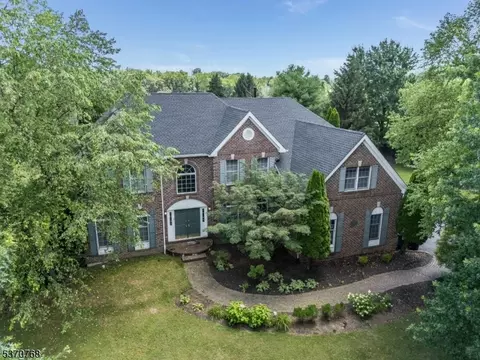 36 Wyckoff Dr, Pittstown, NJ 08867