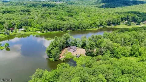 140 Koehler Rd, Boonton Twp, NJ 07005