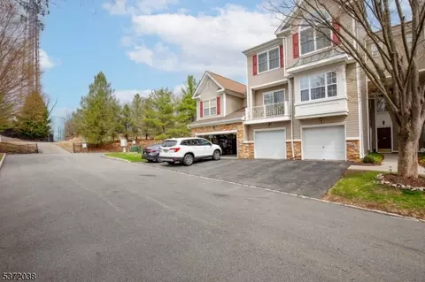153 Vista Ter, Pompton Lakes, NJ 07442