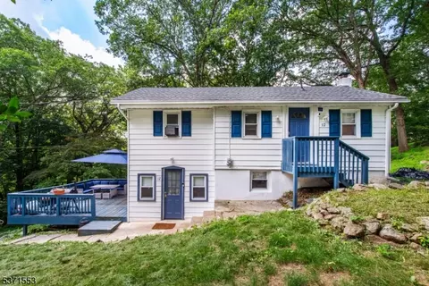 12 Milton Ave, Stanhope, NJ 07874