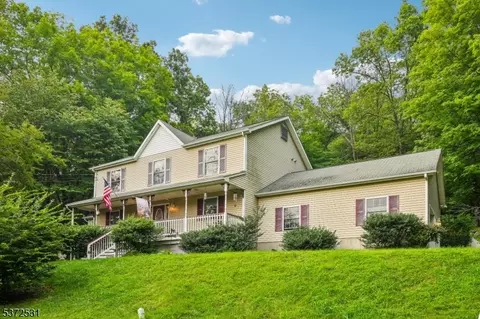 7 Parks Ln, Sussex, NJ 07461