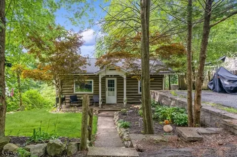 44 Grandview Ave, Hardyston, NJ 07460