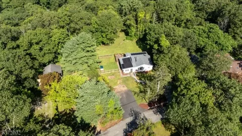 81 Hewitt Rd, Hewitt, NJ 07421