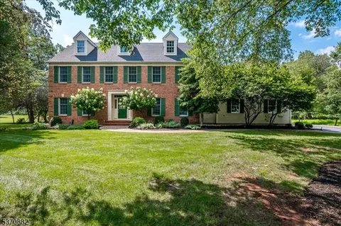 144 Belle Glades Ln, Belle Mead, NJ 08502