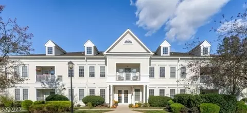 7009 Brookfield Glen Dr, Belvidere, NJ 07823