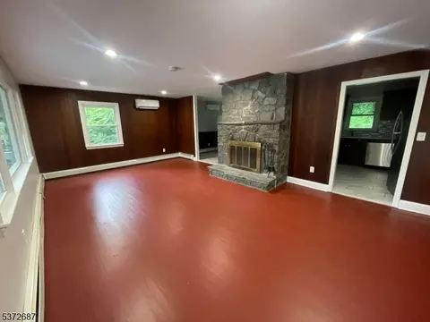16 Andrea Dr, Vernon, NJ 07462