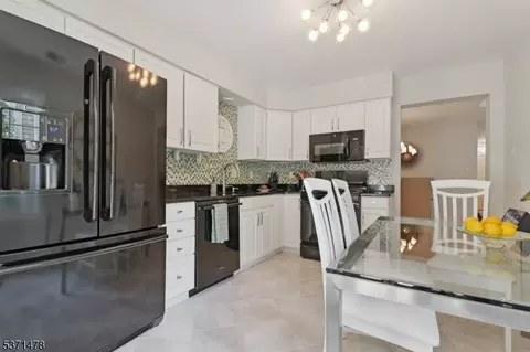 103 Well Sweep Rd, Whitehouse Station, NJ 08889