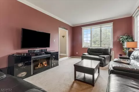 33 Gates Pl, Wayne, NJ 07470 photo 8