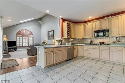33 Gates Pl, Wayne, NJ 07470 photo 14
