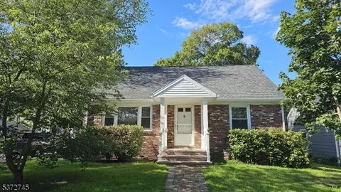 19 Hawthorne Ave, Morris Plains, NJ 07950