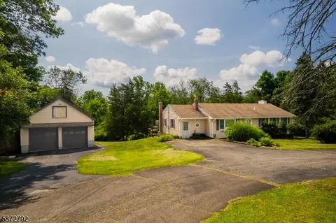 126 Mount Pleasant Rd, Columbia, NJ 07832