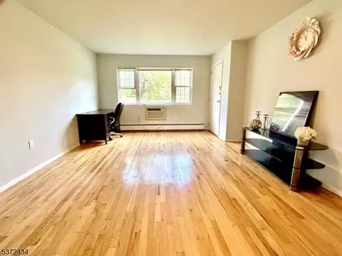 37 Atherton Ct # A, Wayne, NJ 07470 photo 10
