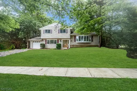 52 Ryders Ln, East Brunswick, NJ 08816